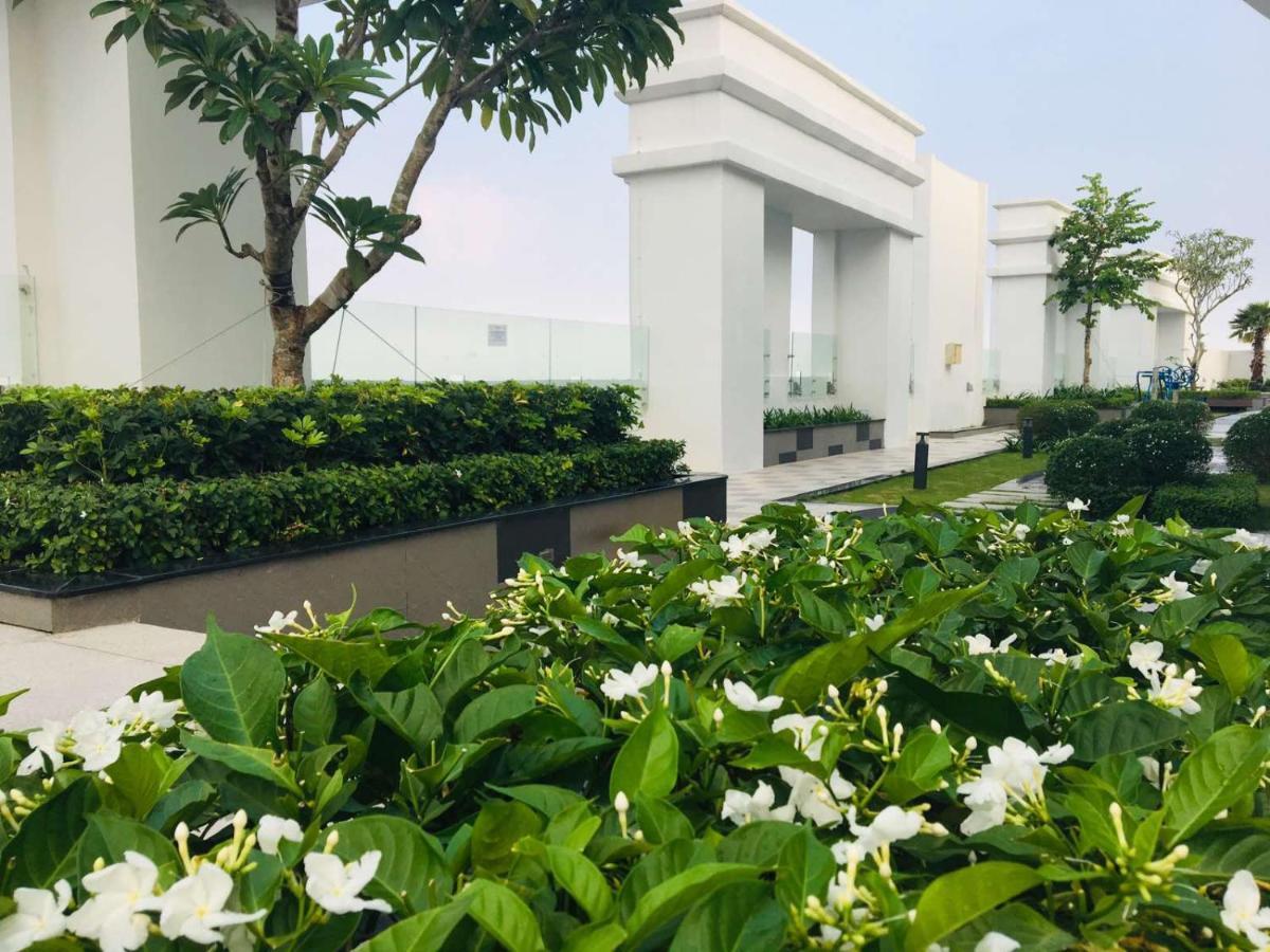 Gold Bee Dormitary Service Apartment โฮจิมินห์ซิตี้ ภายนอก รูปภาพ