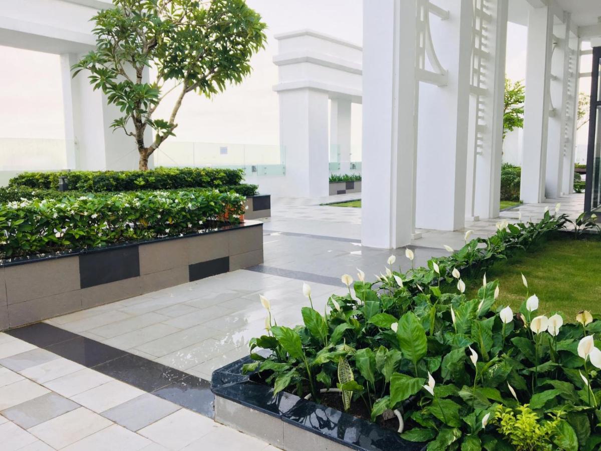 Gold Bee Dormitary Service Apartment โฮจิมินห์ซิตี้ ภายนอก รูปภาพ