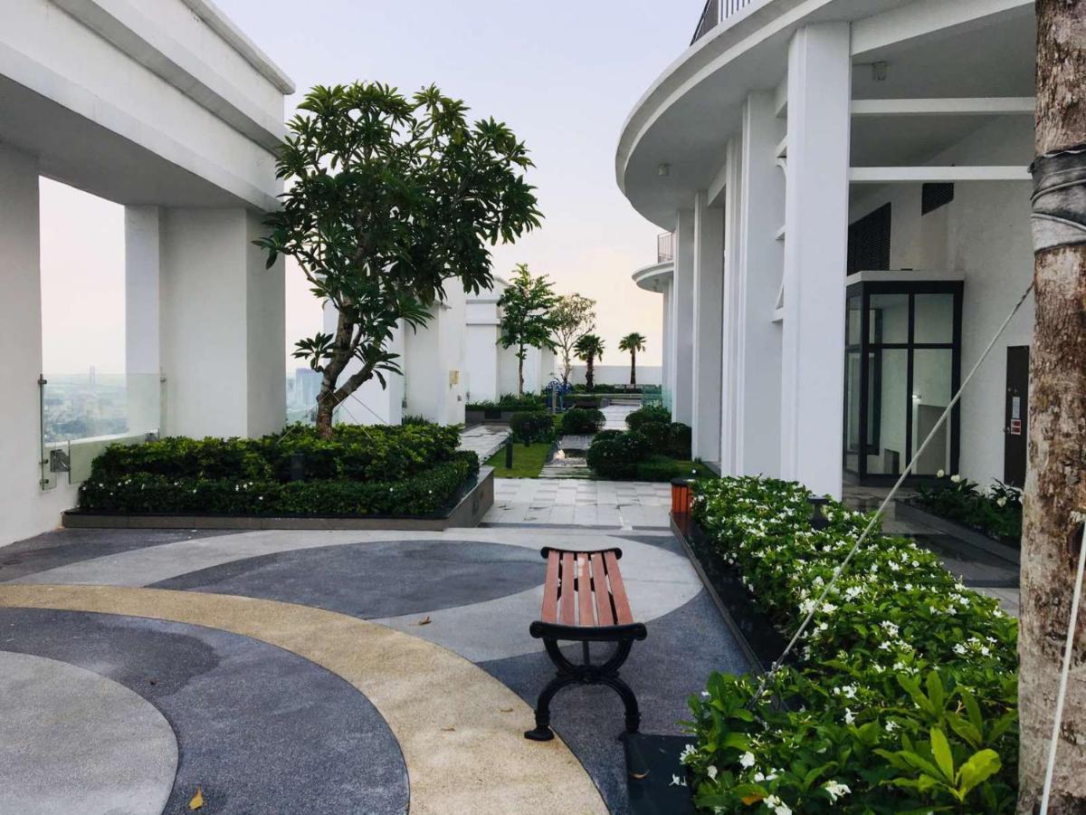 Gold Bee Dormitary Service Apartment โฮจิมินห์ซิตี้ ภายนอก รูปภาพ