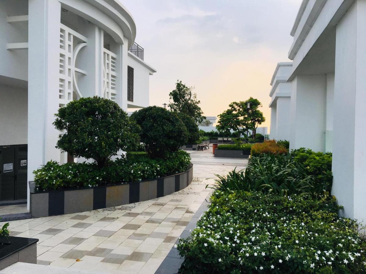 Gold Bee Dormitary Service Apartment โฮจิมินห์ซิตี้ ภายนอก รูปภาพ